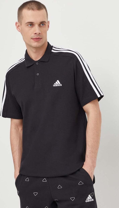 Czarny t-shirt Adidas w sportowym stylu z bawełny z krótkim rękawem