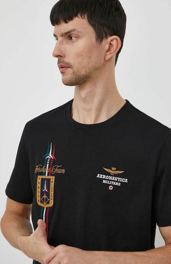 Czarny t-shirt Aeronautica Militare w młodzieżowym stylu z bawełny z krótkim rękawem