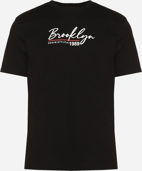 Czarny t-shirt born2be w młodzieżowym stylu z nadrukiem z krótkim rękawem