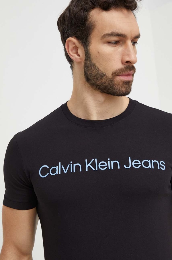 Czarny t-shirt Calvin Klein w młodzieżowym stylu z bawełny z krótkim rękawem