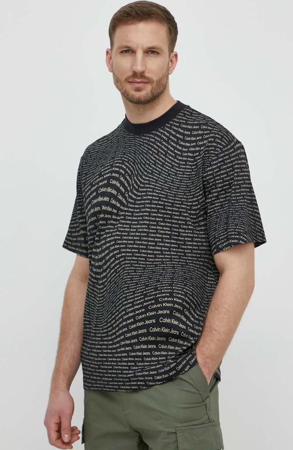 Czarny t-shirt Calvin Klein w młodzieżowym stylu z krótkim rękawem z bawełny