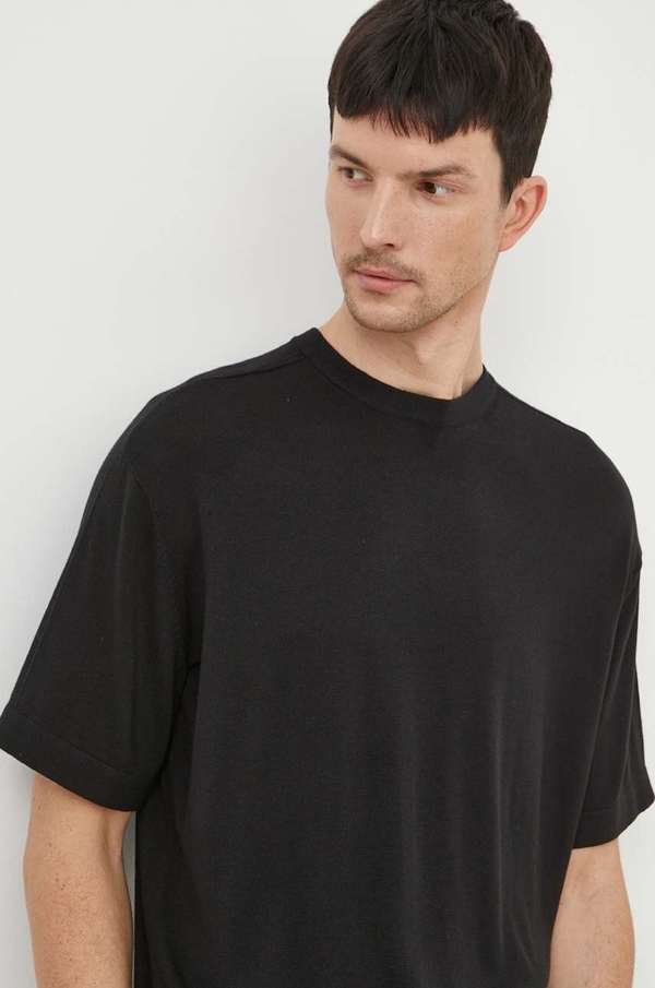 Czarny t-shirt Calvin Klein w stylu casual z jedwabiu