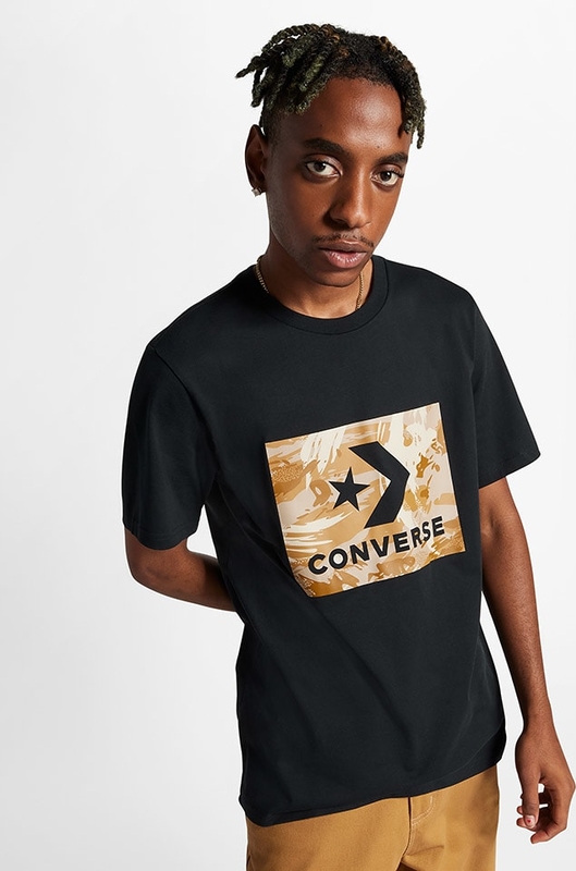 Czarny t-shirt Converse w młodzieżowym stylu z krótkim rękawem z bawełny