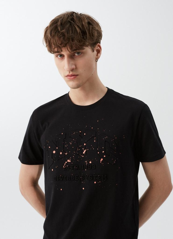 Czarny t-shirt Diverse w młodzieżowym stylu z nadrukiem z krótkim rękawem