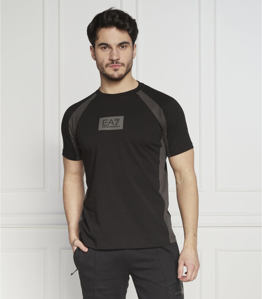Czarny t-shirt Emporio Armani w młodzieżowym stylu z krótkim rękawem z bawełny
