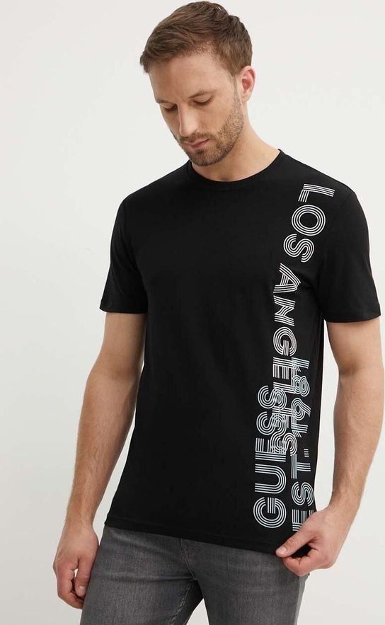 Czarny t-shirt Guess w młodzieżowym stylu z bawełny