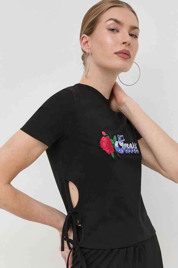 Czarny t-shirt Guess z krótkim rękawem z okrągłym dekoltem w młodzieżowym stylu