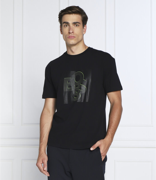 Czarny t-shirt Hugo Boss z nadrukiem w młodzieżowym stylu