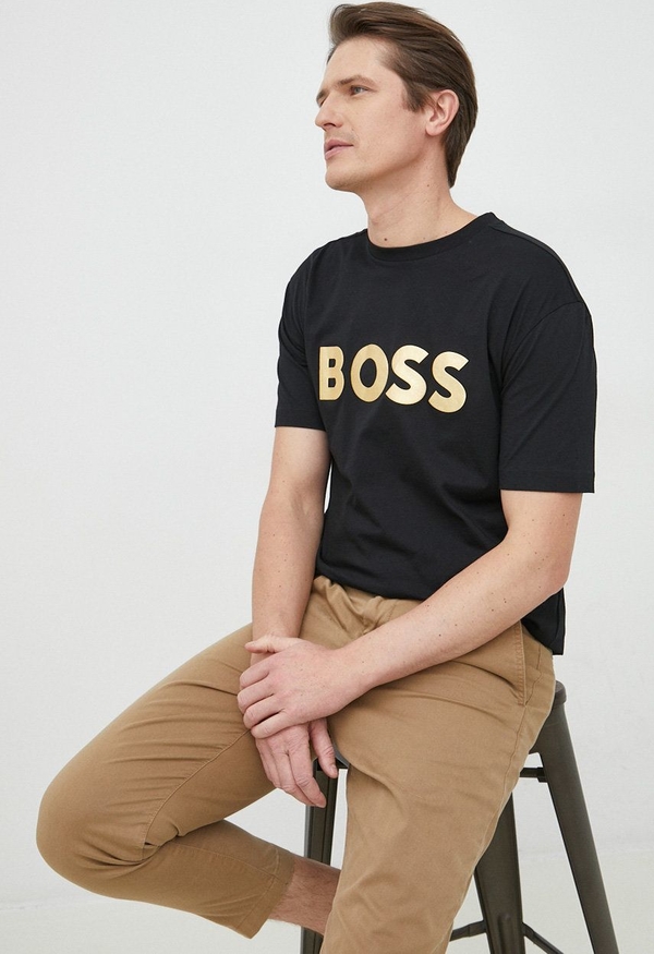 Czarny t-shirt Hugo Boss z nadrukiem w młodzieżowym stylu z bawełny