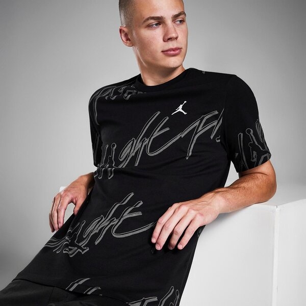 Czarny t-shirt Jordan w młodzieżowym stylu z nadrukiem z krótkim rękawem