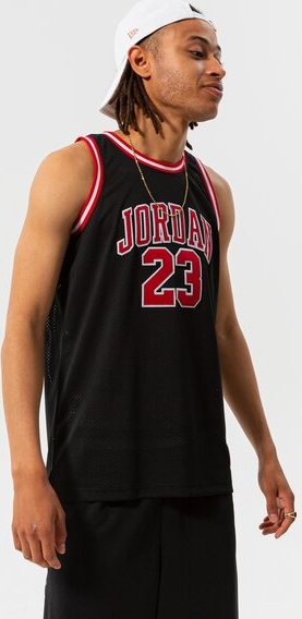 Czarny t-shirt Jordan z dżerseju w młodzieżowym stylu
