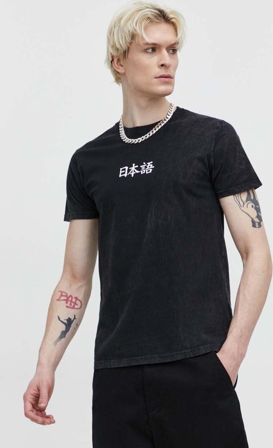 Czarny t-shirt Kaotiko z krótkim rękawem z bawełny w młodzieżowym stylu