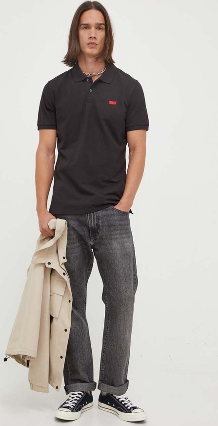 Czarny t-shirt Levis w stylu casual z krótkim rękawem