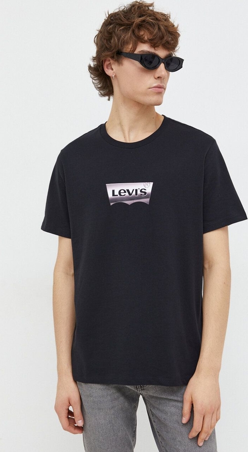 Czarny t-shirt Levis z krótkim rękawem w młodzieżowym stylu
