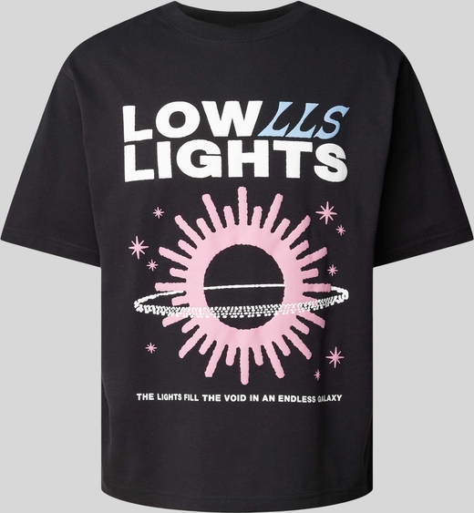 Czarny t-shirt Low Lights Studios w młodzieżowym stylu z krótkim rękawem z bawełny