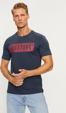 Czarny t-shirt Mustang z krótkim rękawem w młodzieżowym stylu