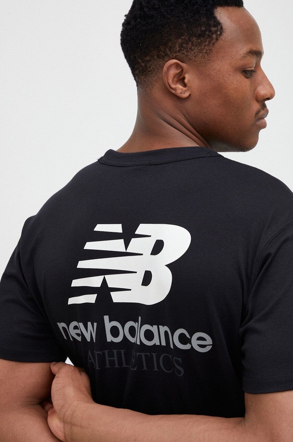 Czarny t-shirt New Balance z bawełny z krótkim rękawem