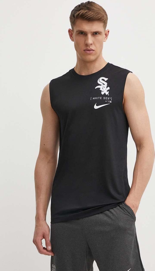 Czarny t-shirt Nike z krótkim rękawem w sportowym stylu