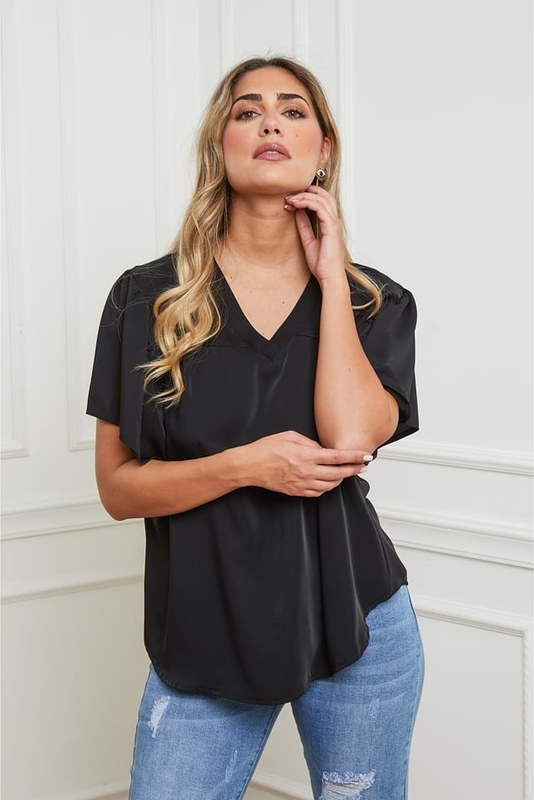 Czarny t-shirt Plus Size Company z dekoltem w kształcie litery v w stylu casual z krótkim rękawem