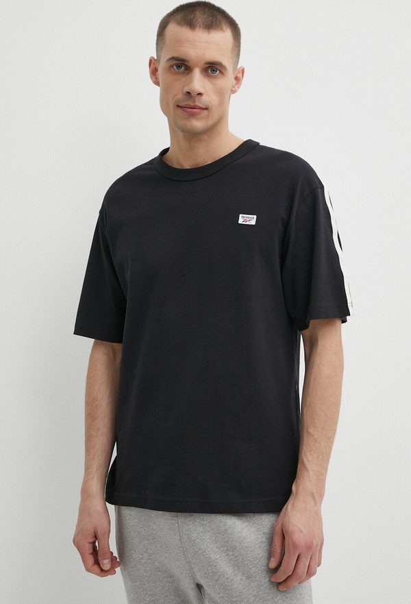 Czarny t-shirt Reebok z krótkim rękawem w sportowym stylu z bawełny