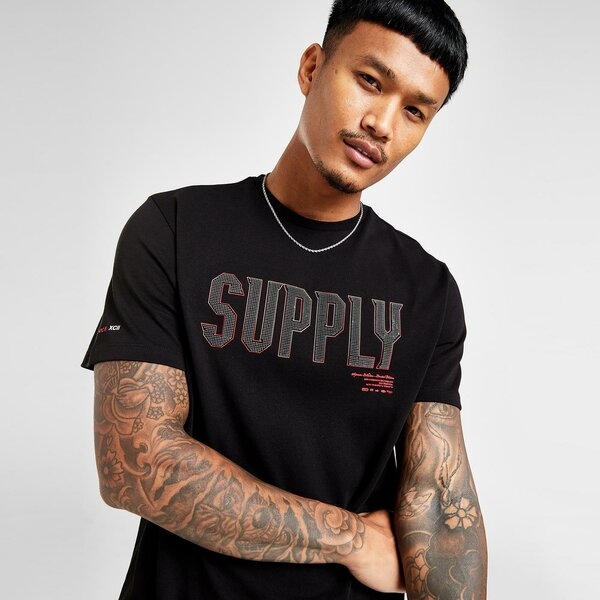 Czarny t-shirt Supply & Demand w młodzieżowym stylu z krótkim rękawem