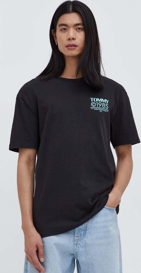 Czarny t-shirt Tommy Jeans w młodzieżowym stylu z nadrukiem z bawełny