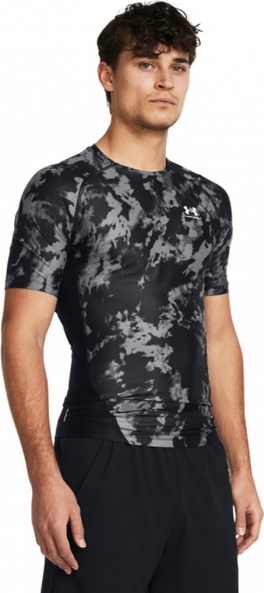 Czarny t-shirt Under Armour w sportowym stylu z nadrukiem