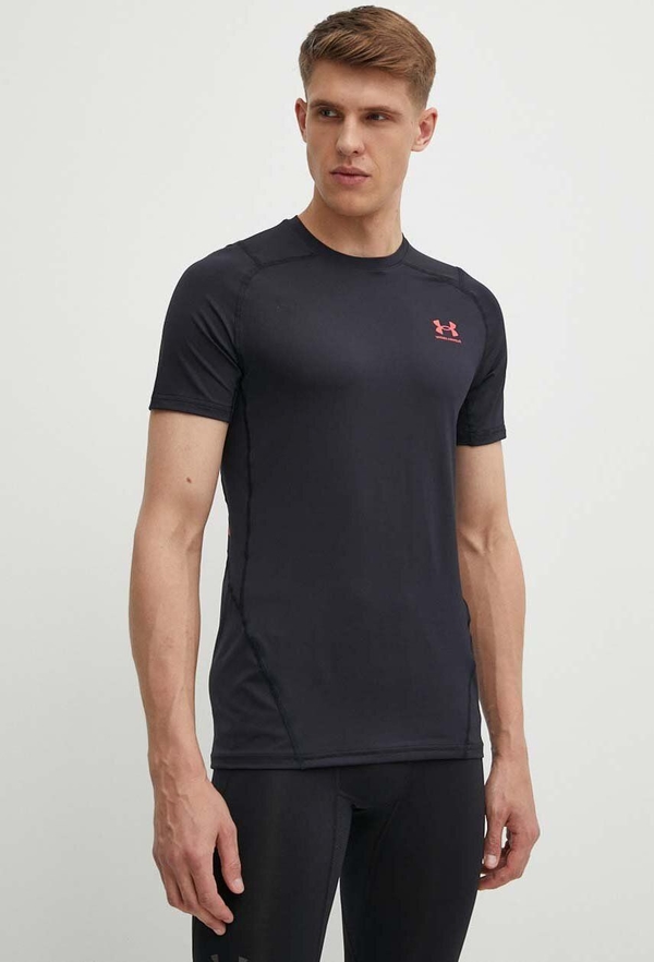 Czarny t-shirt Under Armour z nadrukiem w sportowym stylu z krótkim rękawem