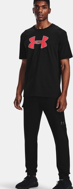 Czarny t-shirt Under Armour z nadrukiem z krótkim rękawem w sportowym stylu