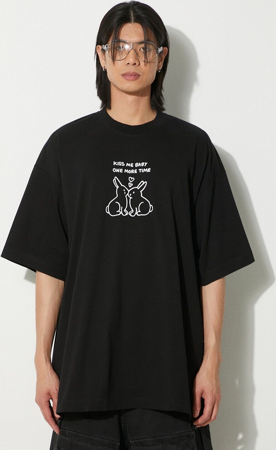 Czarny t-shirt Vetements z bawełny z nadrukiem w młodzieżowym stylu