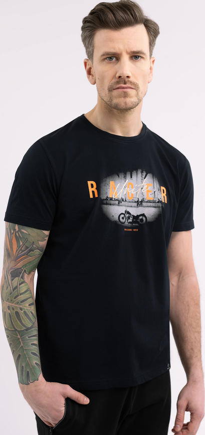 Czarny t-shirt Volcano z krótkim rękawem w młodzieżowym stylu