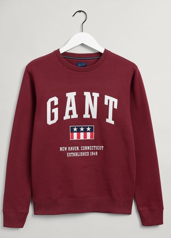 Czerwona bluza Gant w młodzieżowym stylu