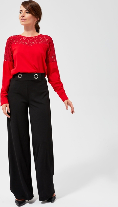 Czerwona bluzka Moodo.pl w stylu klasycznym z długim rękawem z okrągłym dekoltem