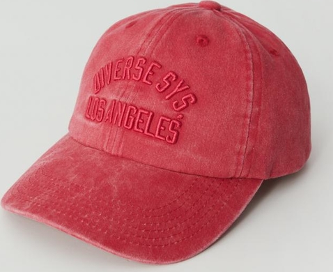Czerwona czapka Diverse