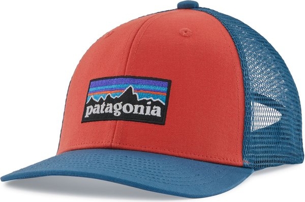 Czerwona czapka Patagonia