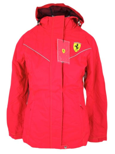 Czerwona kurtka Ferrari w sportowym stylu