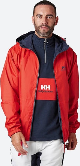 Czerwona kurtka Helly Hansen krótka w sportowym stylu