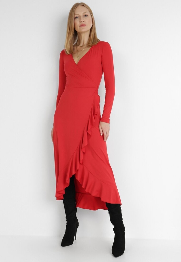 Czerwona sukienka born2be w stylu casual maxi kopertowa
