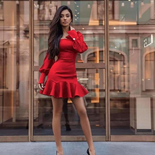 Czerwona sukienka butikjola.pl rozkloszowana mini