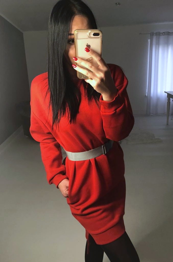 Czerwona sukienka By Mieta z długim rękawem z bawełny oversize