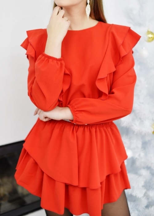 Czerwona sukienka Fason z długim rękawem rozkloszowana