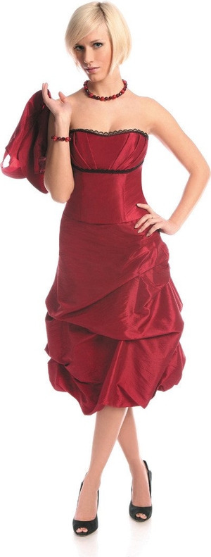 Czerwona sukienka Fokus z rubinem rozkloszowana midi