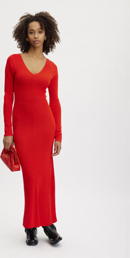 Czerwona sukienka Gestuz z dekoltem w kształcie litery v maxi dopasowana