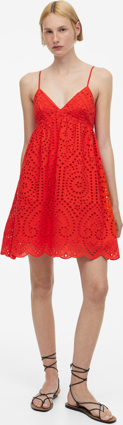 Czerwona sukienka H & M na ramiączkach rozkloszowana z dekoltem w kształcie litery v