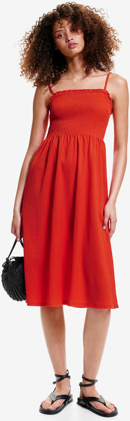 Czerwona sukienka H & M na ramiączkach z dekoltem w karo midi