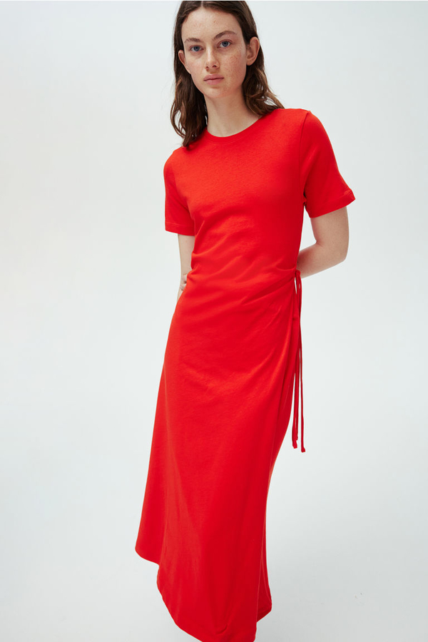 Czerwona sukienka H & M z dżerseju z okrągłym dekoltem dopasowana