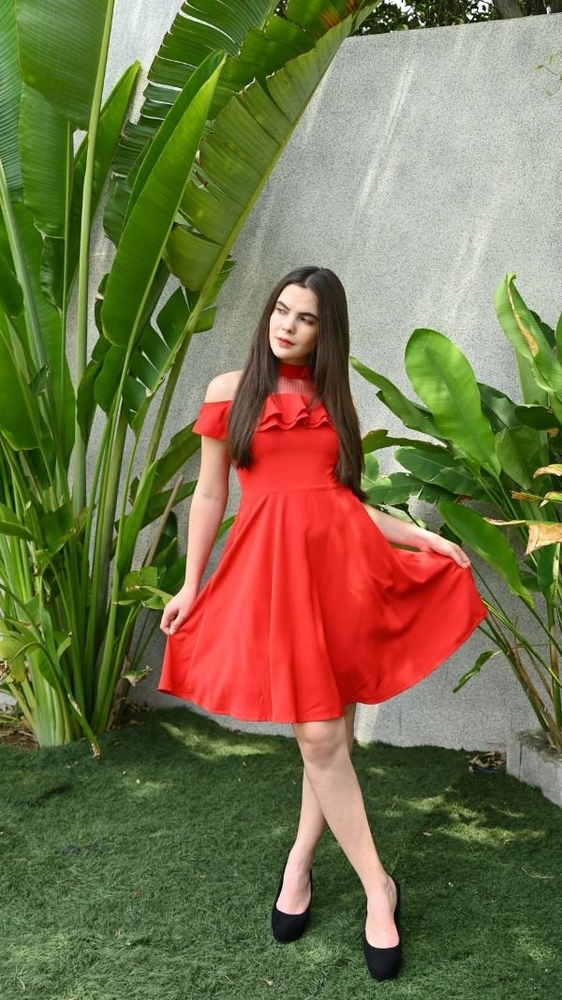 Czerwona sukienka Justmelove z długim rękawem mini