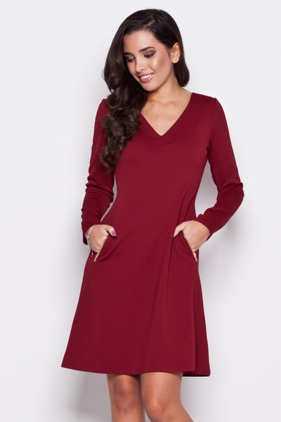 Czerwona sukienka Katrus z długim rękawem prosta z dekoltem w kształcie litery v
