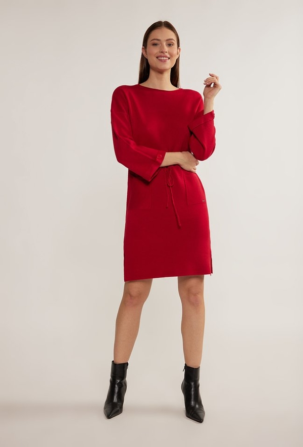Czerwona sukienka Monnari z okrągłym dekoltem mini w stylu casual