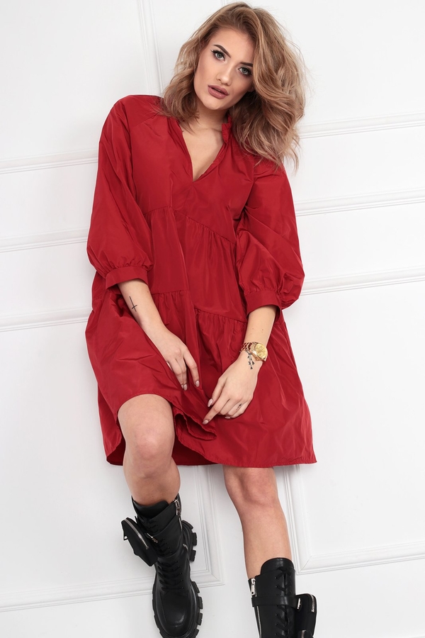 Czerwona sukienka N/A oversize w stylu casual z długim rękawem
